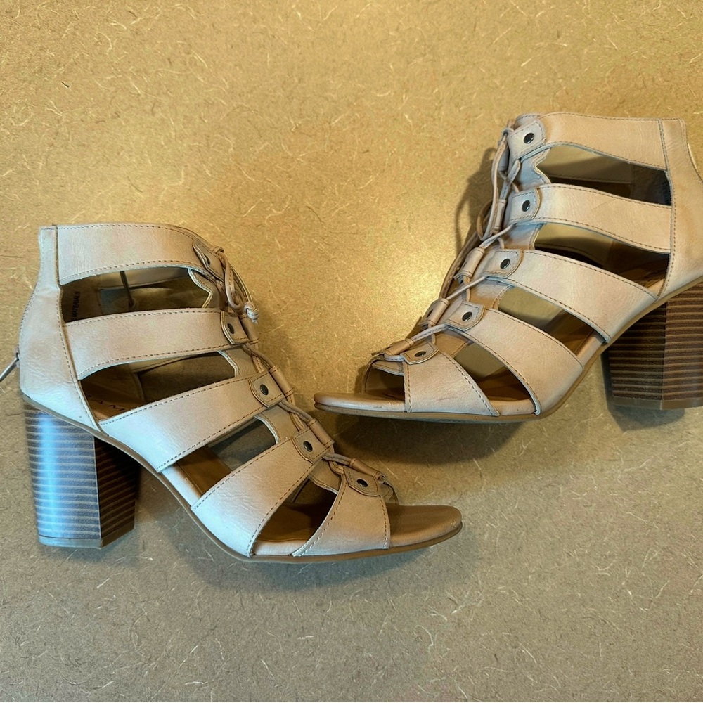 Women's Tan Heeled Sandals